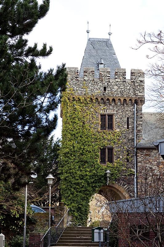 Eingangsturm der Burg Klopp